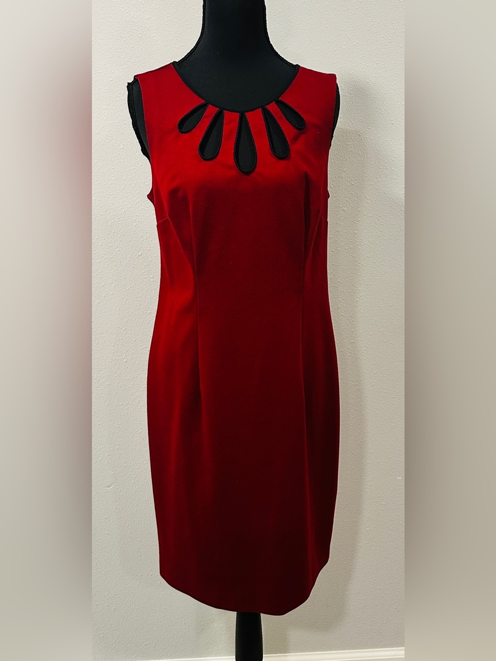 Apt 9 - Size M - Red Sleeveless Dress with Black Teardrop Applique